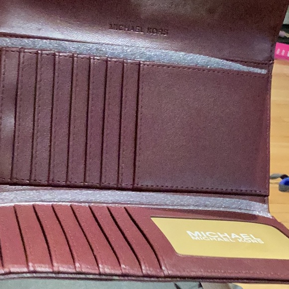 Michael Kors Brown Quilted wallet Brand New with Tags - Picture 3 of 4